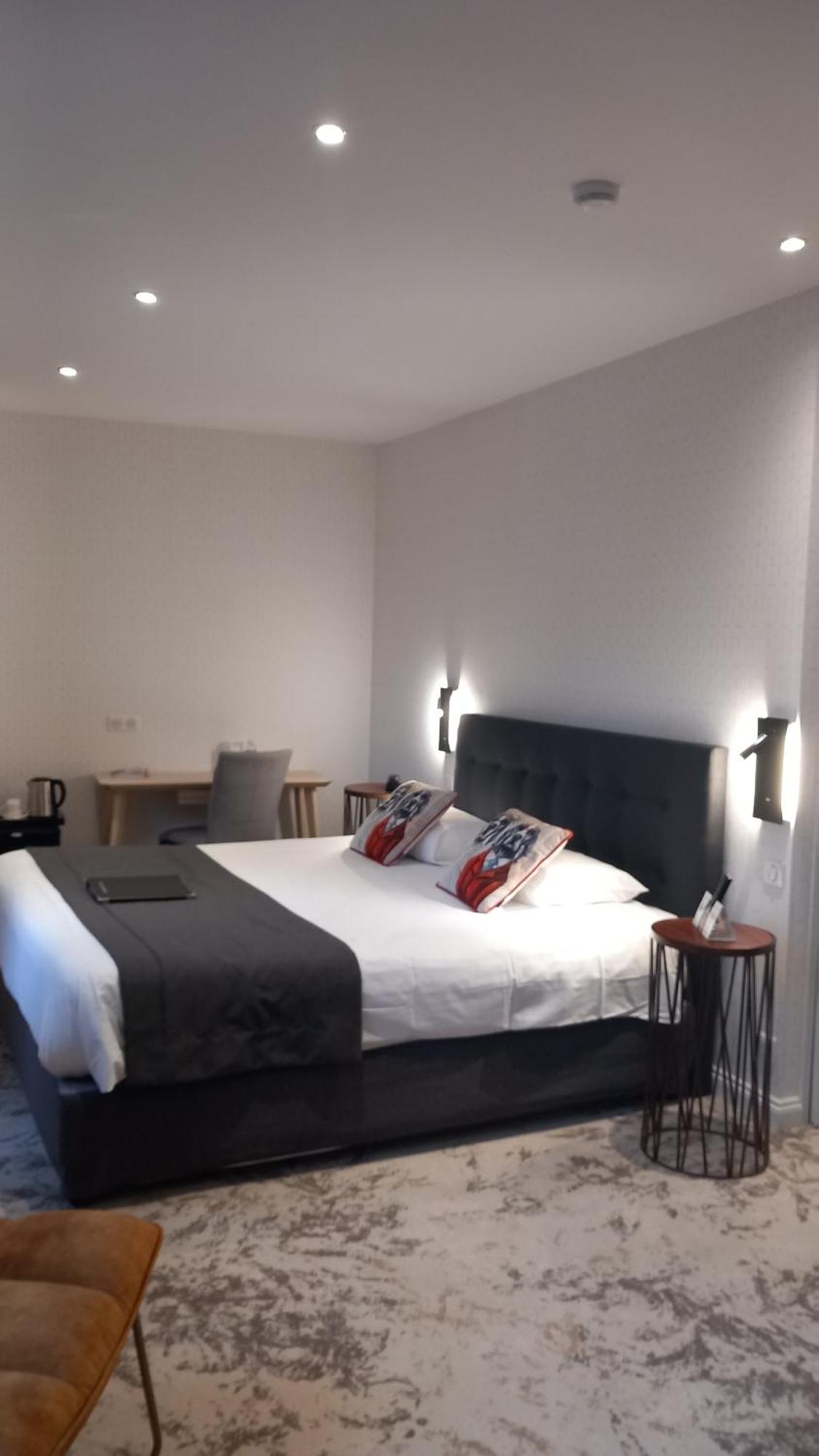 Logis Hotel & Restaurant - Les Hauts De Montreuil Montreuil  Dış mekan fotoğraf